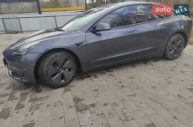 Седан Tesla Model 3 2022 в Долине