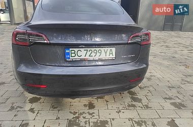 Седан Tesla Model 3 2022 в Долине