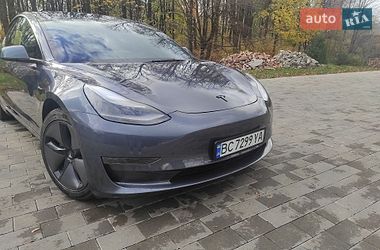Седан Tesla Model 3 2022 в Долине