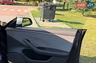 Седан Tesla Model 3 2025 в Калуше