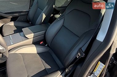 Седан Tesla Model 3 2025 в Калуше