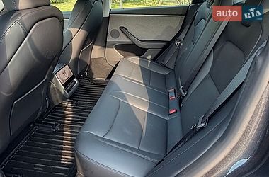 Седан Tesla Model 3 2025 в Калуше