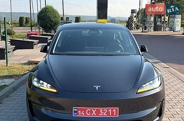Седан Tesla Model 3 2025 в Калуше
