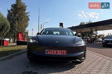 Седан Tesla Model 3 2025 в Калуше