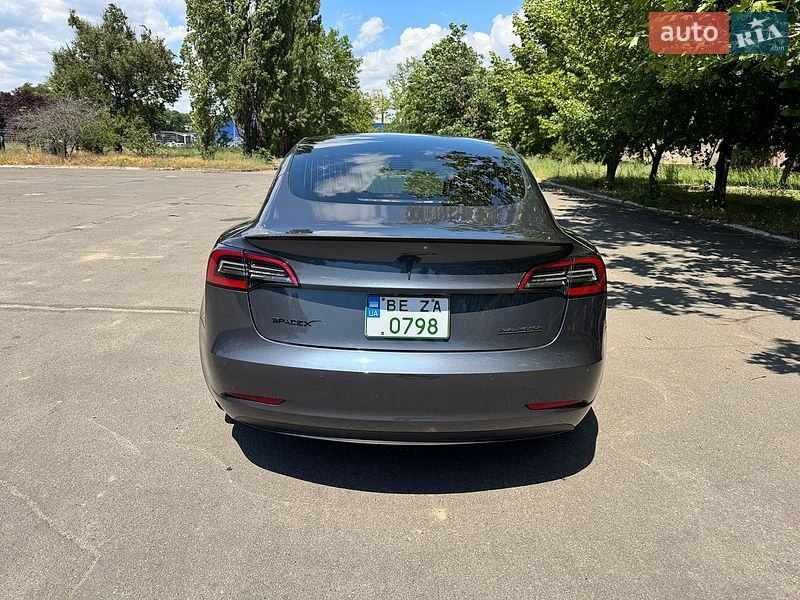 Седан Tesla Model 3 2020 в Миколаєві