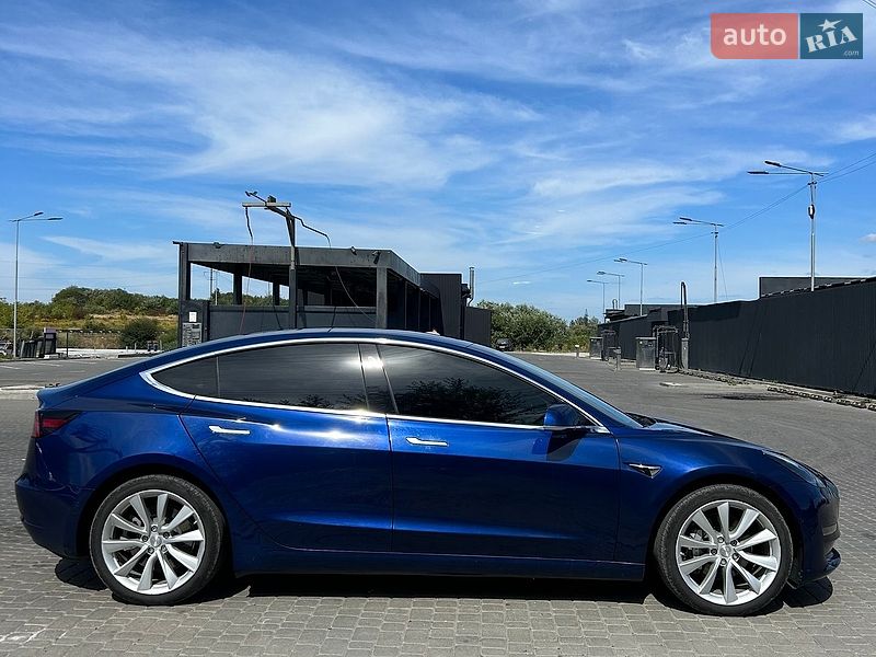 Седан Tesla Model 3 2019 в Львові фото Седан Tesla Model 3 2019 в Львові