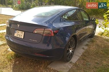 Седан Tesla Model 3 2021 в Києві