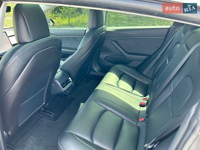 Седан Tesla Model 3 2019 в Львові фото 12 Седан Tesla Model 3 2019 в Львові