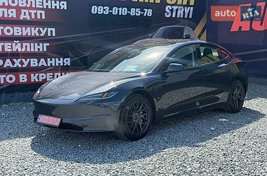 Седан Tesla Model 3 2025 в Стрые