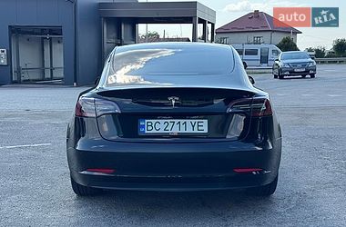 Седан Tesla Model 3 2023 в Львове