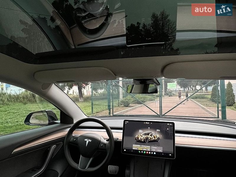 Седан Tesla Model 3 2023 в Харкові