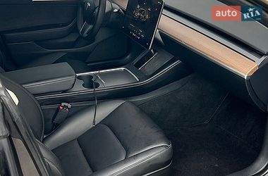 Седан Tesla Model 3 2023 в Харкові