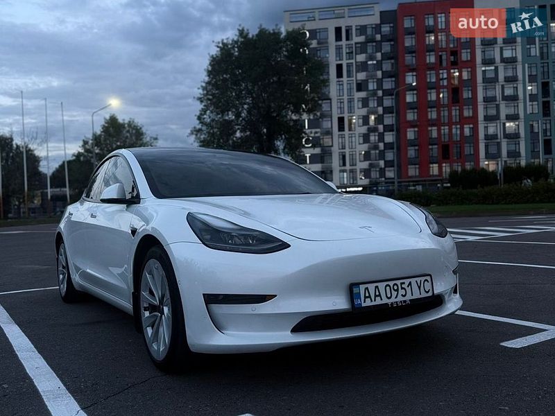 Tesla Model 3 2022
