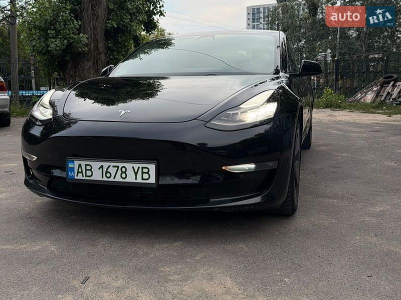 Седан Tesla Model 3 2019 в Виннице