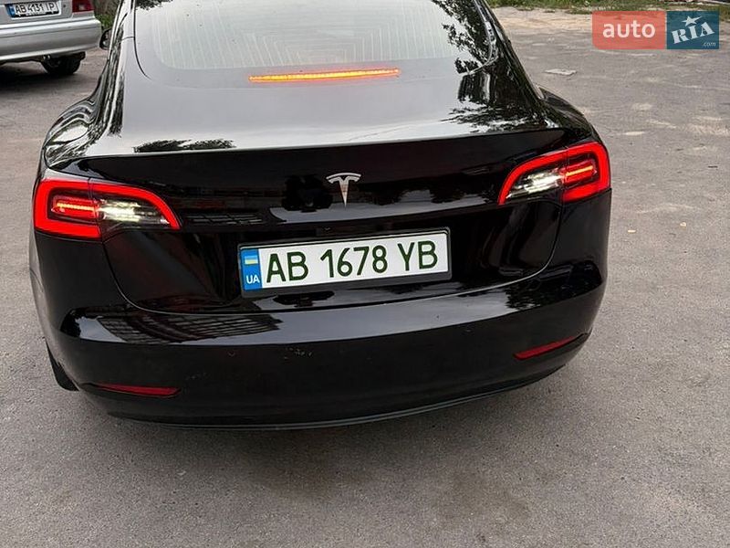 Седан Tesla Model 3 2019 в Виннице