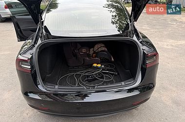 Седан Tesla Model 3 2019 в Виннице