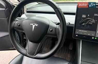 Седан Tesla Model 3 2019 в Виннице