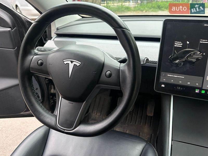 Седан Tesla Model 3 2019 в Виннице