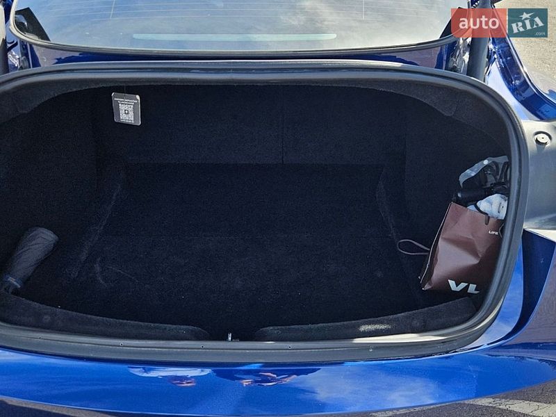 Седан Tesla Model 3 2024 в Львові