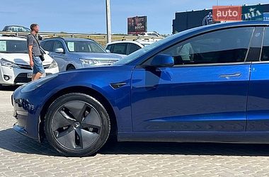 Седан Tesla Model 3 2019 в Львове