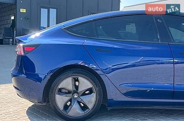 Седан Tesla Model 3 2019 в Львове