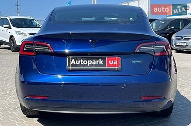 Седан Tesla Model 3 2019 в Львове
