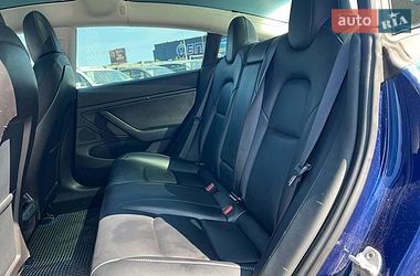 Седан Tesla Model 3 2019 в Львове