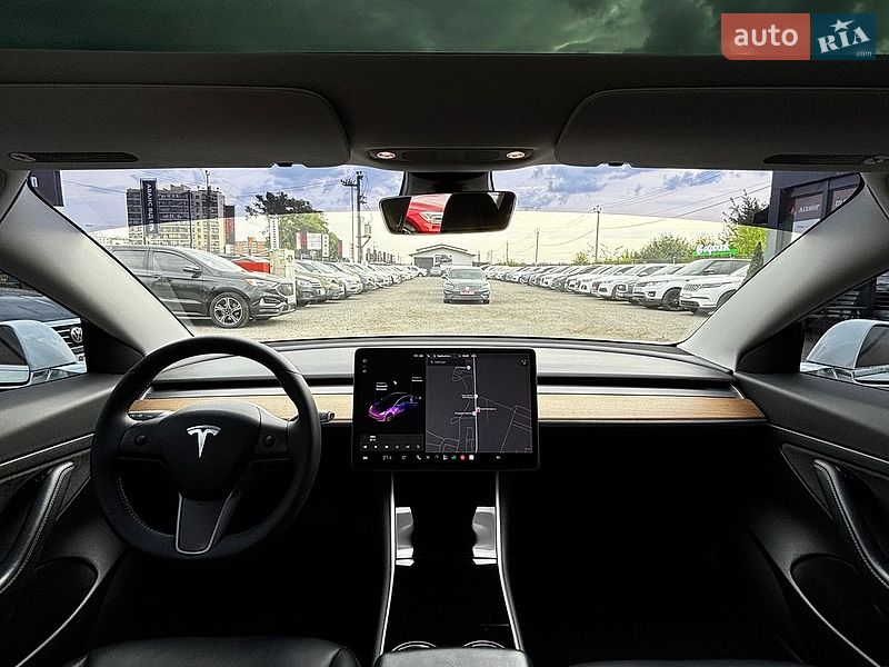 Седан Tesla Model 3 2019 в Білогородці
