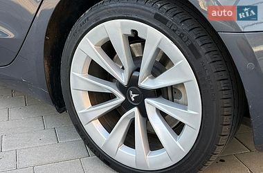 Седан Tesla Model 3 2022 в Луцьку