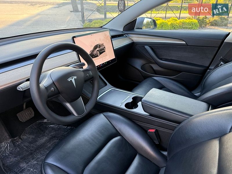 Седан Tesla Model 3 2022 в Луцьку