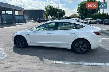 Седан Tesla Model 3 2019 в Луцке