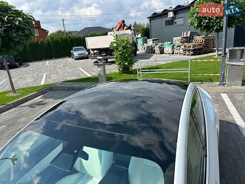 Седан Tesla Model 3 2019 в Луцке