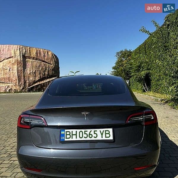 Седан Tesla Model 3 2022 в Вінниці
