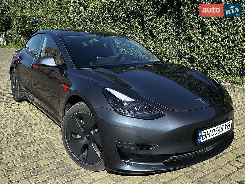 Седан Tesla Model 3 2022 в Вінниці