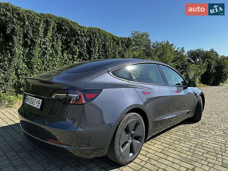 Седан Tesla Model 3 2022 в Виннице