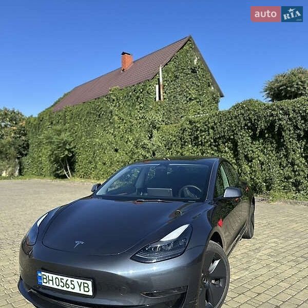 Седан Tesla Model 3 2022 в Вінниці
