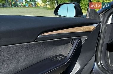 Седан Tesla Model 3 2022 в Виннице