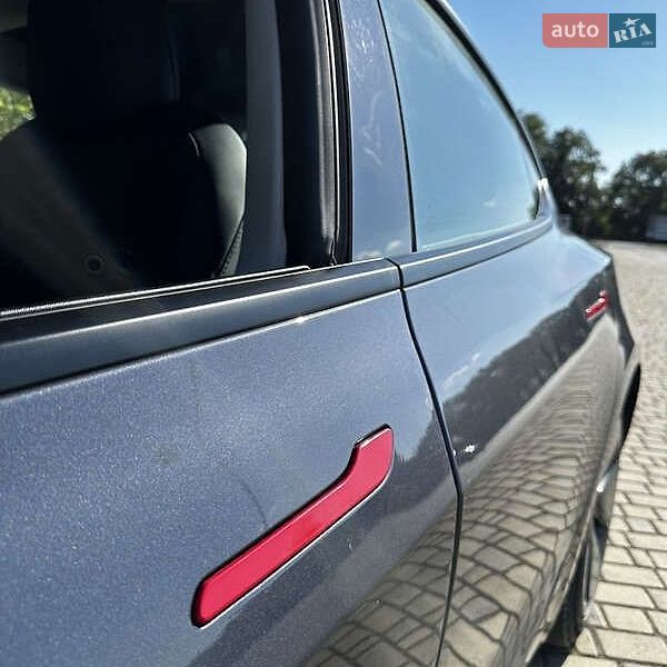 Седан Tesla Model 3 2022 в Виннице