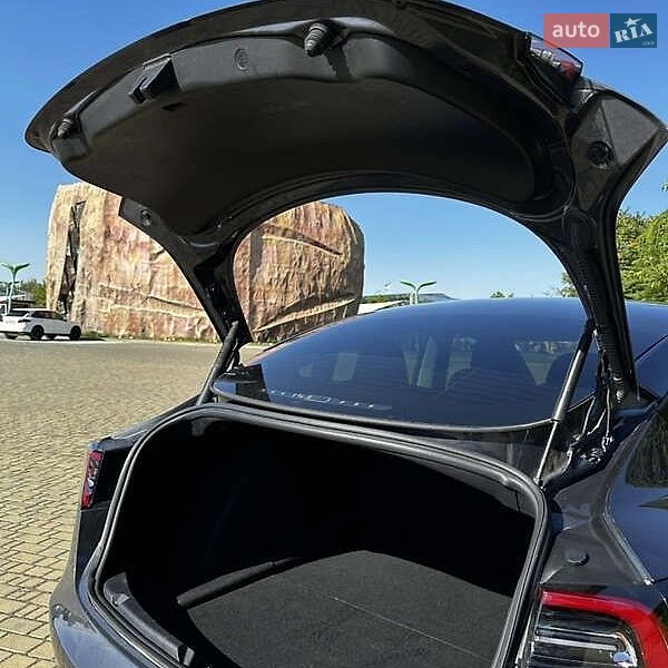 Седан Tesla Model 3 2022 в Вінниці
