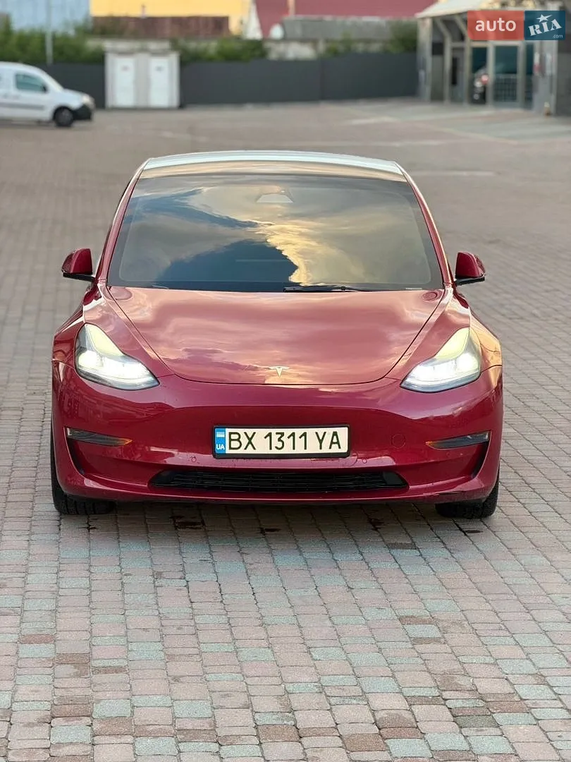 2022 Tesla Model 3 - фото 1