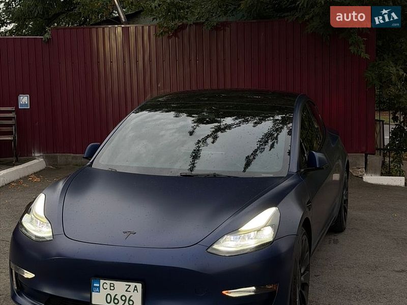 Седан Tesla Model 3 2022 в Киеве