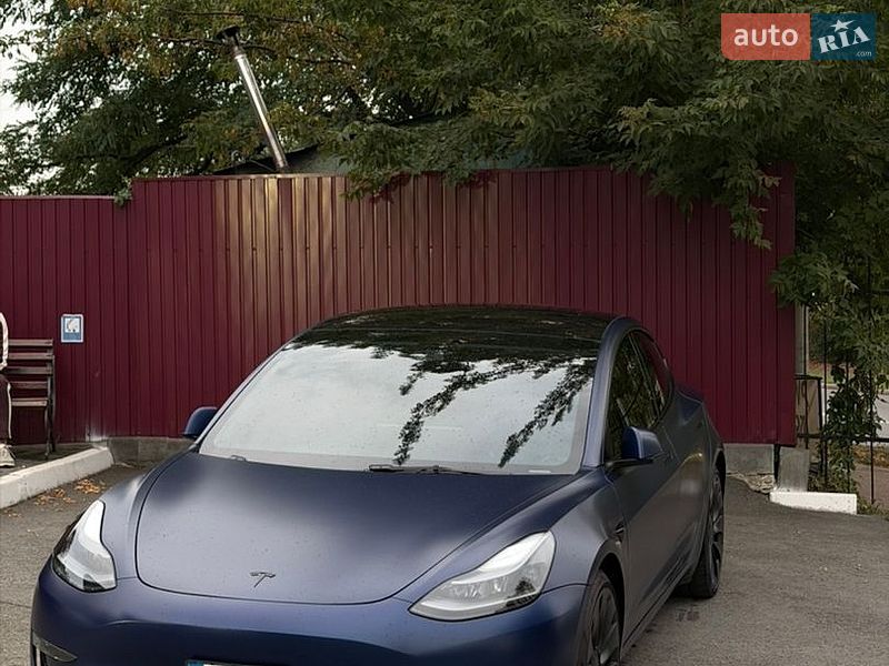 Седан Tesla Model 3 2022 в Киеве
