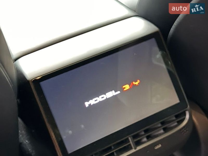 Седан Tesla Model 3 2022 в Киеве