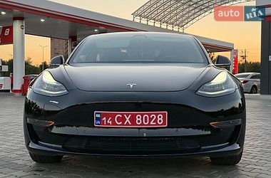 Седан Tesla Model 3 2020 в Кривому Розі