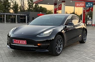 Седан Tesla Model 3 2020 в Кривому Розі
