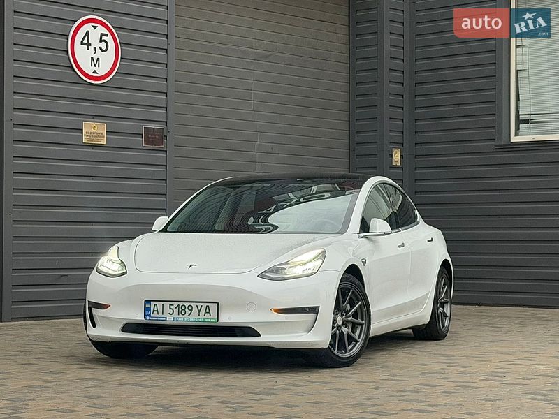 Tesla Model 3 2020