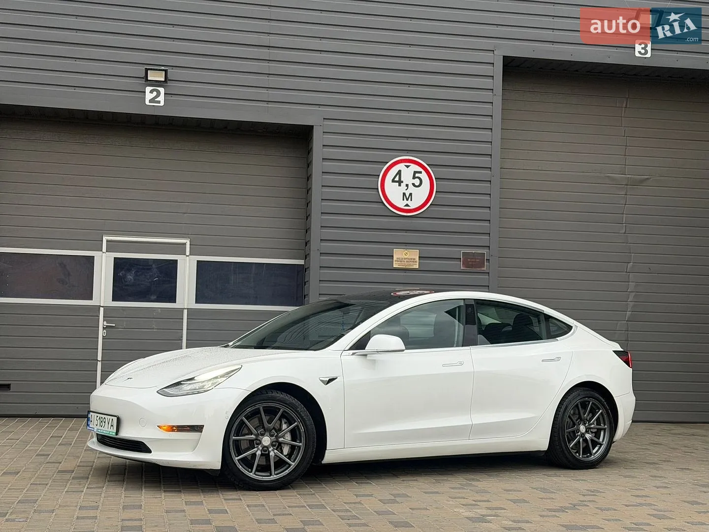 2020 Tesla Model 3 - мініатюра 3