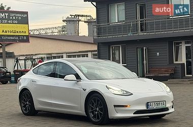 Седан Tesla Model 3 2020 в Києві