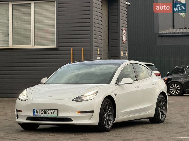 Седан Tesla Model 3 2020 в Києві