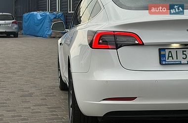 Седан Tesla Model 3 2020 в Києві